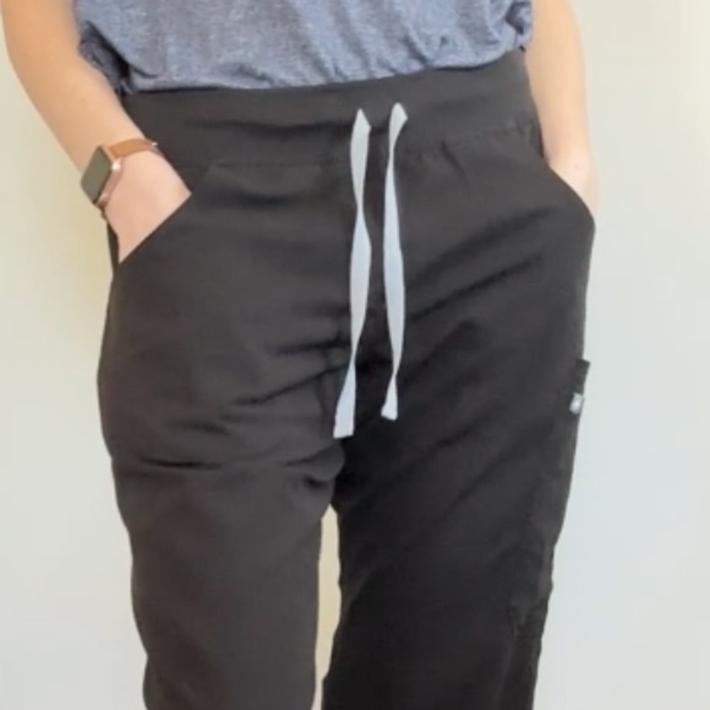 Figs Kade Cargo Scrub Pants Black women’s M - Picture 5 of 16